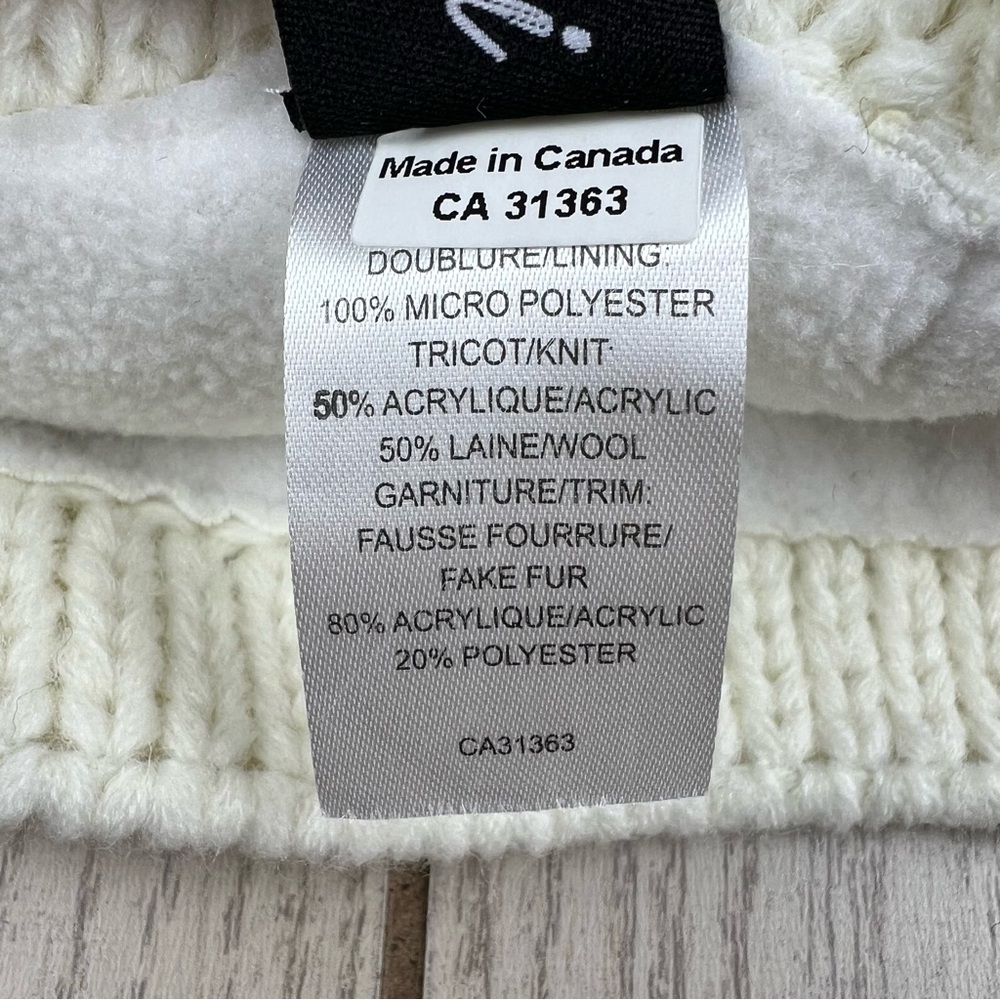 Kyi Kyi Knitted Faux Fur Pom Pom Hat OS Ivory Black Tip $65 - Picture 3 of 3